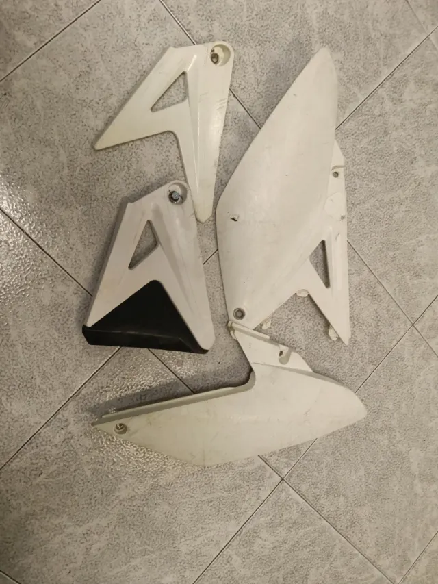 Plásticos Suzuki RMX Z Trasero