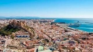 Piso en venta en San Luis en Almería