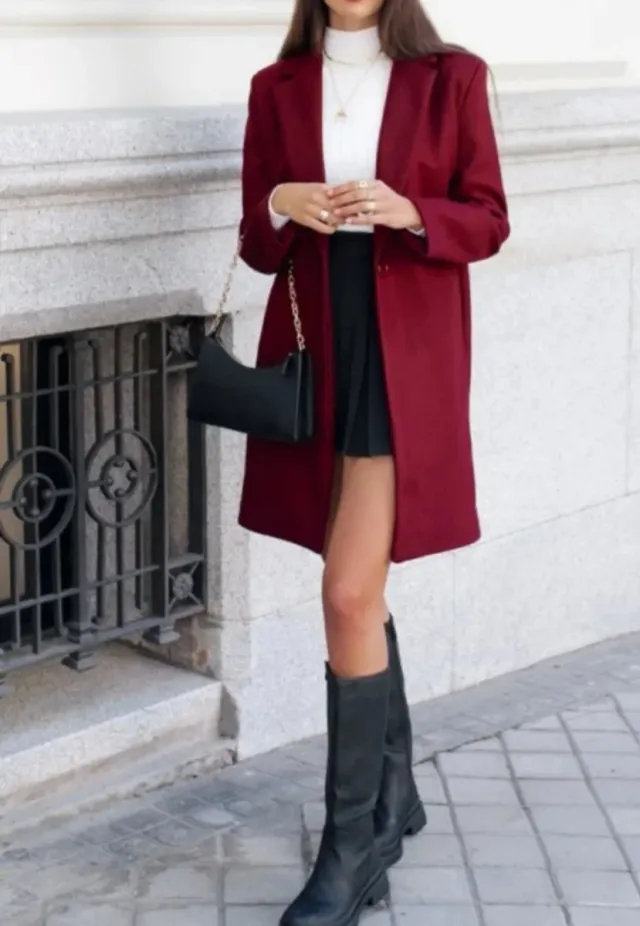 Abrigo Pura Vida Rojo, nuevo