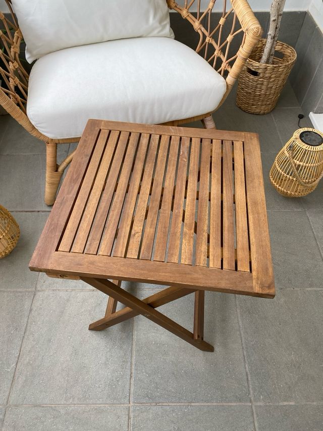 Mesita de jardín plegable de madera