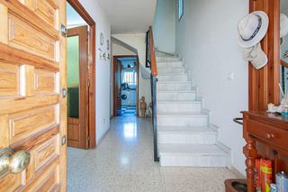 Casa adosada en venta en Gines