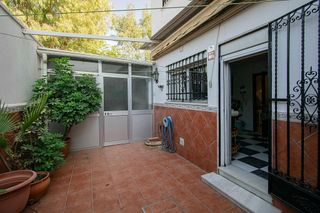 Casa adosada en venta en Gines