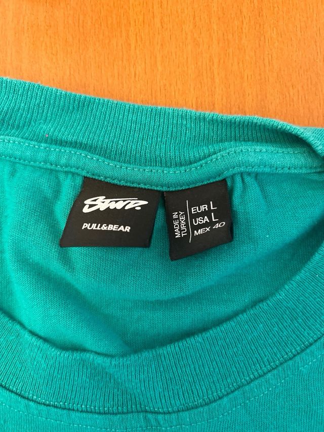 Camiseta verde con estampado