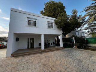 Chalet en venta en La Algoda - Matola - El Pla en Elche