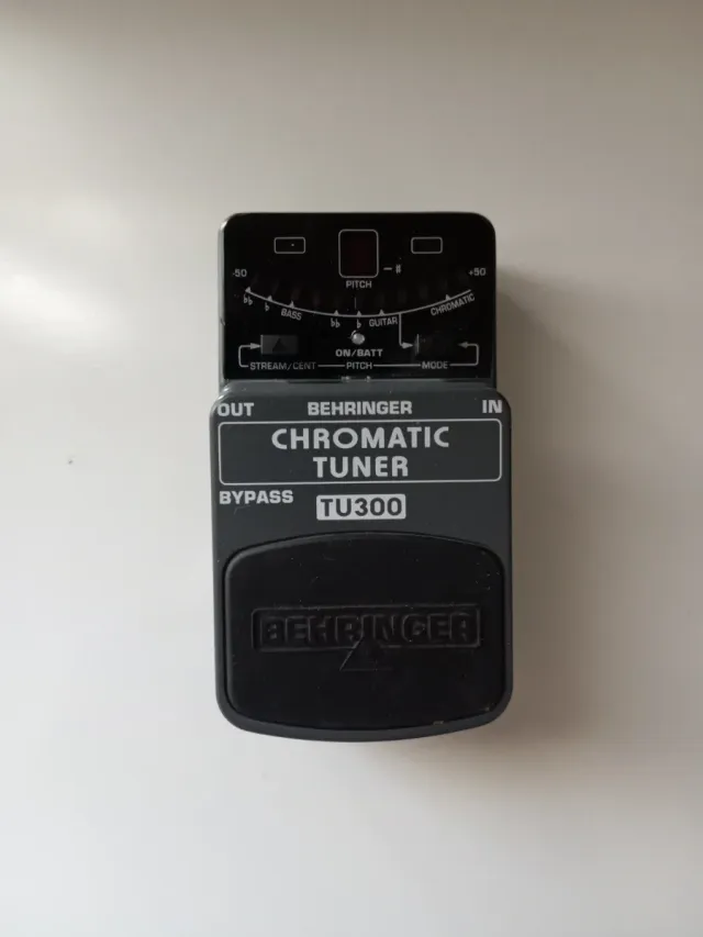 Behringer TU300 Afinador Cromático
