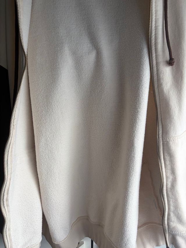 Sudadera beige y marrón con cremallera