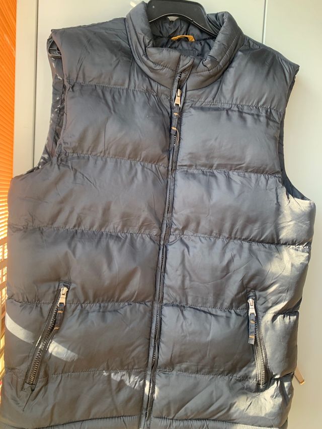 Chaleco acolchado gris