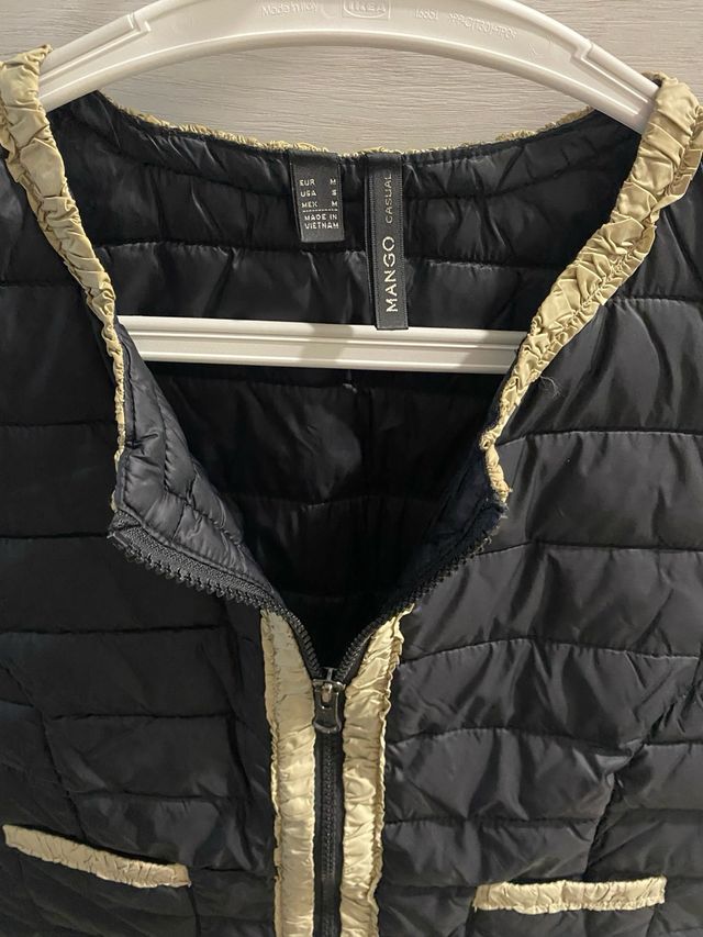 Chaleco Mango Negro y Dorado Talla M