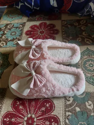 Pantuflas Rosas Mujer con Lazo Beige