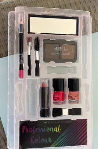 Maletín de pinturas plateado