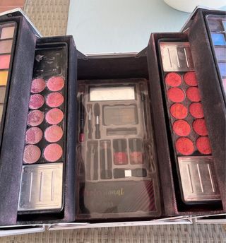 Maletín de pinturas plateado