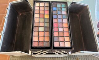 Maletín de pinturas plateado