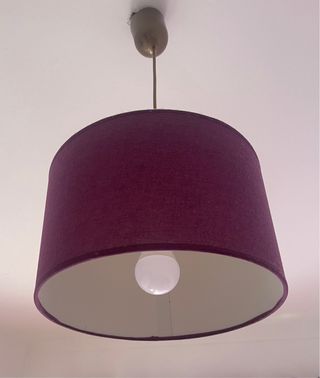 Candeeiro de teto roxo em tecido
