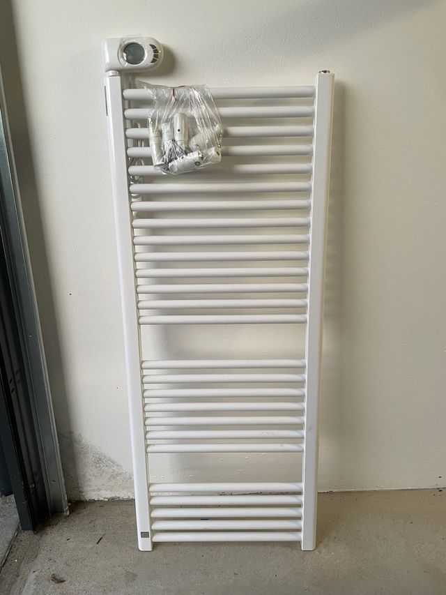 Termoarredo Elettrico Zehnder Aura 130x50 Nuovo