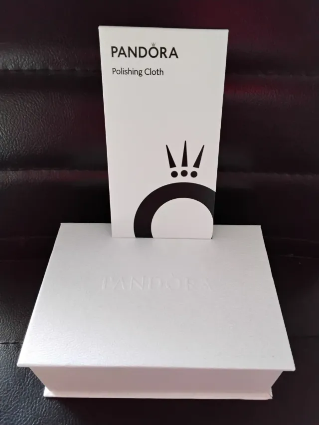 Kit Limpieza Pandora Cepillo y Llavero