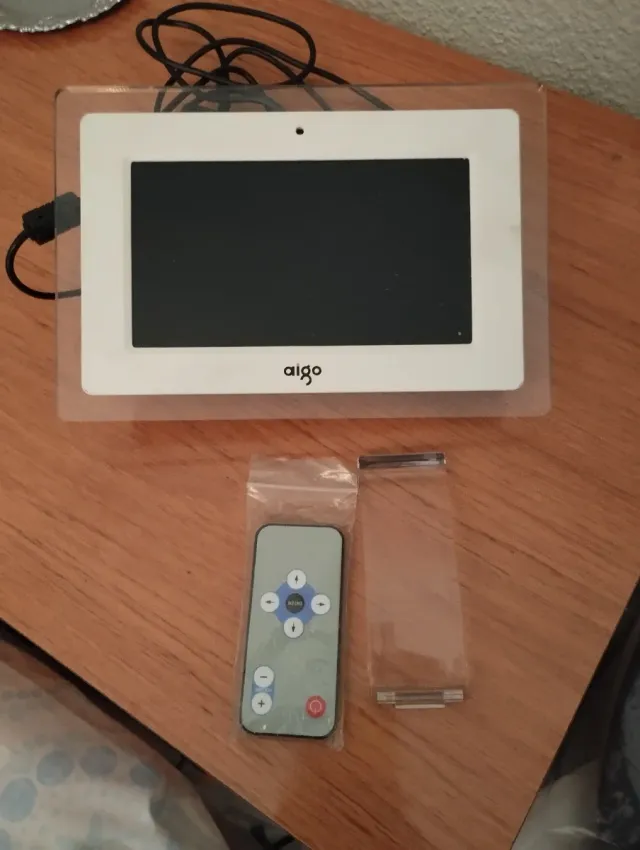 Marco digital de fotos aigo