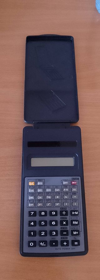 Calculadora Científica con Tapa