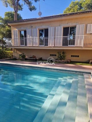 Chalet en venta en Picassent