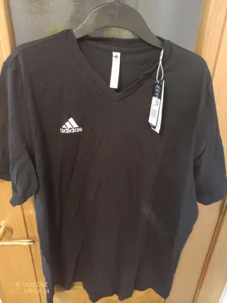 Camiseta Adidas Negra V-Neck