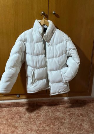 Chaqueta blanca acolchada