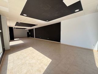 Local comercial en venta en Andújar