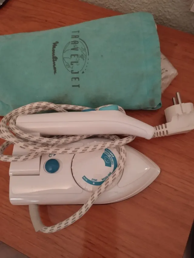 Plancha de viaje eléctrica