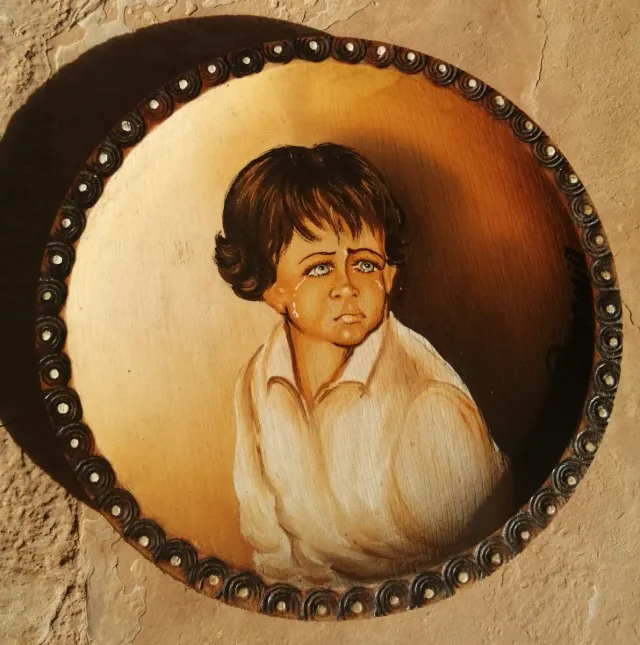 2 Platos madera niños llorando antiguo vintage