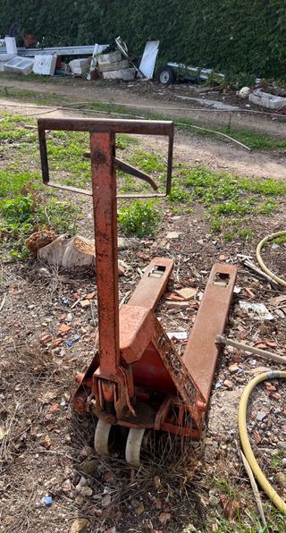 Carretilla elevadora de palets naranja