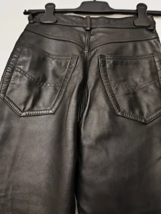 Pantalón de Piel Negro Mujer