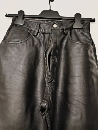 Pantalón de Piel Negro Mujer