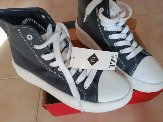 Botines sneakers plataforma negros T39