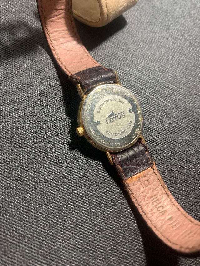 Reloj Lotus Mujer Cuarzo Dorado
