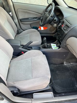 Nissan Almera 2002