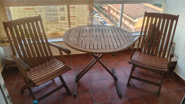 Conjunto mesa 90 cm  y 2 sillas teca