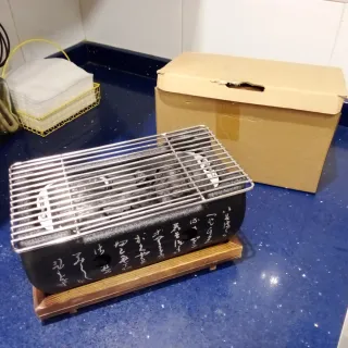 Barbecue in stile giapponese nero e argento