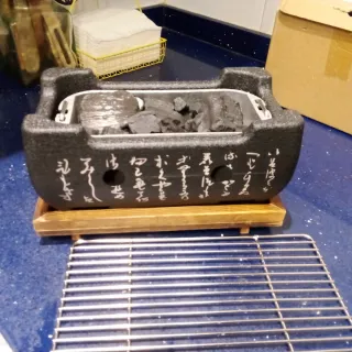 Barbecue in stile giapponese nero e argento