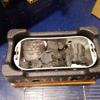 Barbecue in stile giapponese nero e argento