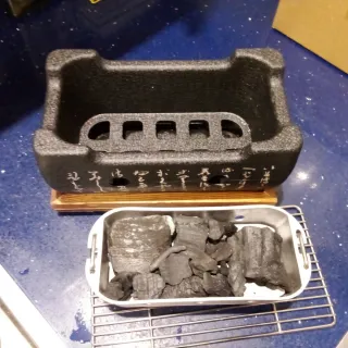 Barbecue in stile giapponese nero e argento