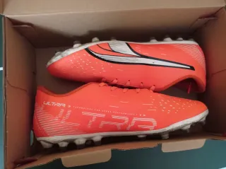 Botas de fútbol puma   talla 38 multitacos