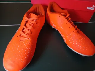 Botas de fútbol puma   talla 38 multitacos