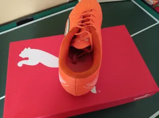 Botas de fútbol puma   talla 38 multitacos