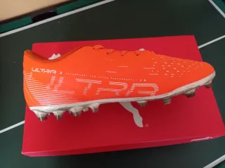 Botas de fútbol puma   talla 38 multitacos