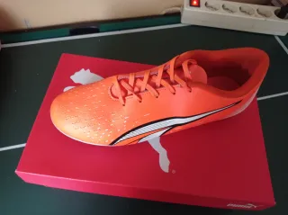 Botas de fútbol puma   talla 38 multitacos