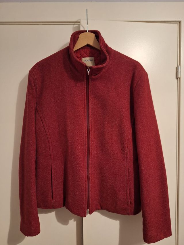 Cazadora acolchada roja