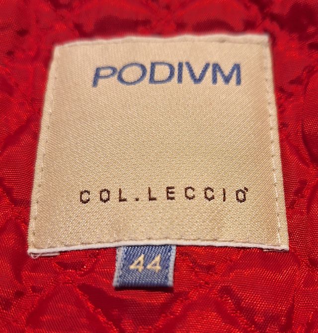 Cazadora acolchada roja