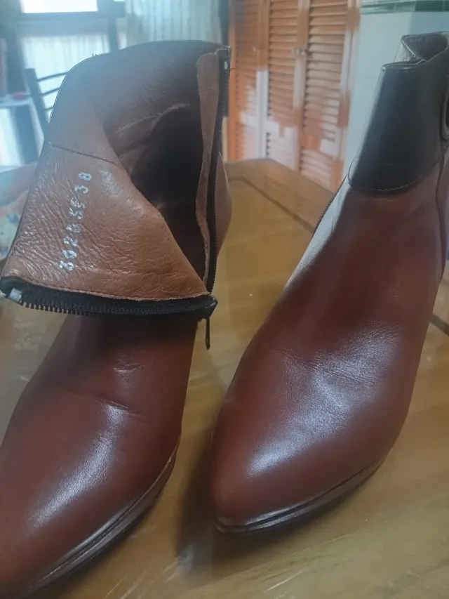 Botines de piel Marrón con botón