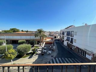 Chalet en venta en Gines