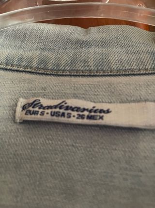 Cazadora vaquera juvenil desgastada