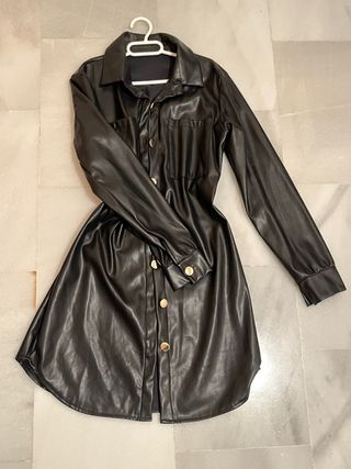 Vestido corto cuero negro