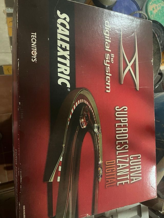 Scalextric Basic Set Coches + Curva